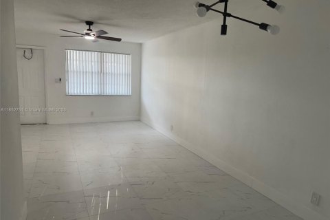 Condo in Davie, Florida, 2 bedrooms  № 1865770 - photo 3
