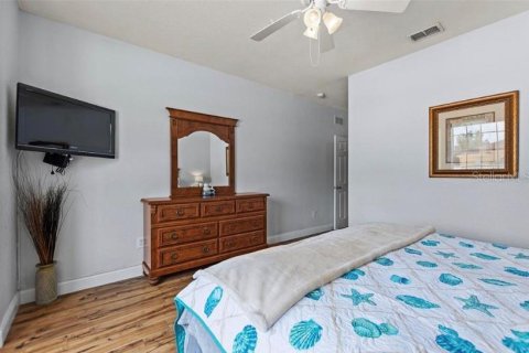 Condo in Davenport, Florida, 4 bedrooms № 2388979 - photo 9