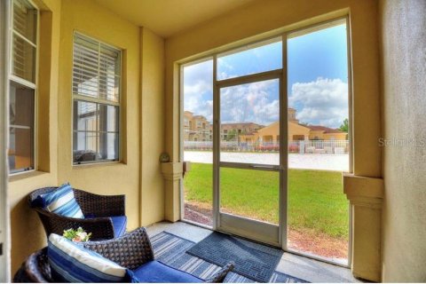 Condo in Davenport, Florida, 4 bedrooms № 2388979 - photo 11