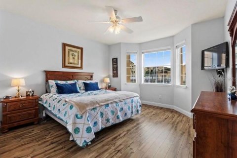Condo in Davenport, Florida, 4 bedrooms № 2388979 - photo 8