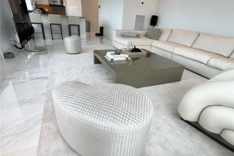 Condominio en alquiler en Miami, Florida, 2 dormitorios, 167.32 m2 № 2081597 - foto 4