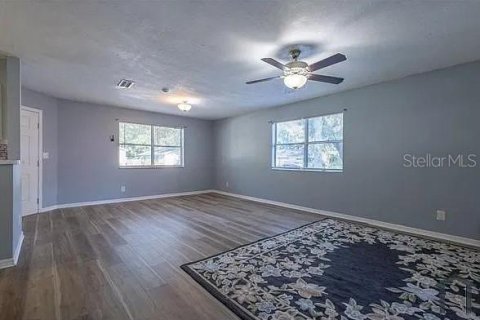 Villa ou maison à louer à Tampa, Floride: 3 chambres, 97.73 m2 № 2425427 - photo 6