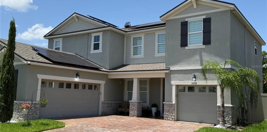 House in Clermont, Florida 4 bedrooms, 283.91 sq.m. № 1810480