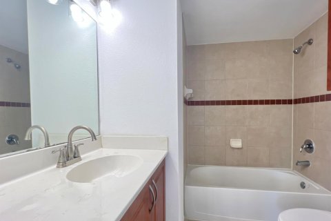 Купить кондоминиум в Уэст-Палм-Бич, Флорида 3 комнаты, 128.3м2, № 2082817 - фото 6