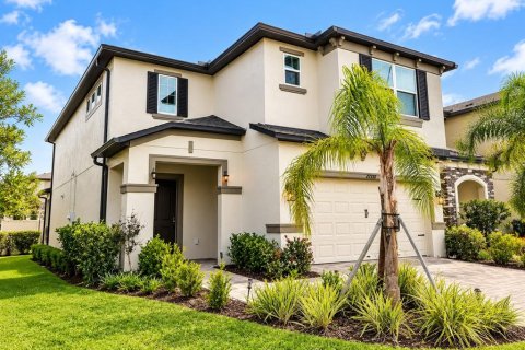 House in Zephyrhills, Florida 4 bedrooms, 242.1 sq.m. № 2393988
