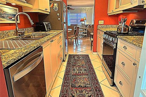 Condominio en alquiler en Gulfport, Florida, 2 dormitorios, 104.05 m2 № 1905913 - foto 9
