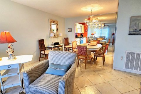 Condominio en alquiler en Gulfport, Florida, 2 dormitorios, 104.05 m2 № 1905913 - foto 6