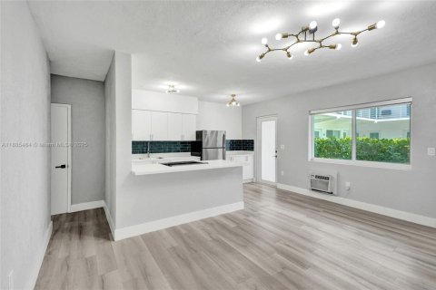 Appartement à louer à Bay Harbor Islands, Floride: 1 chambre, 1976.22 m2 № 1931730 - photo 8