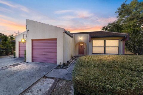 Commercial property in Ocala, Florida 4 bedrooms, 225.57 sq.m. № 1723519 - photo 1