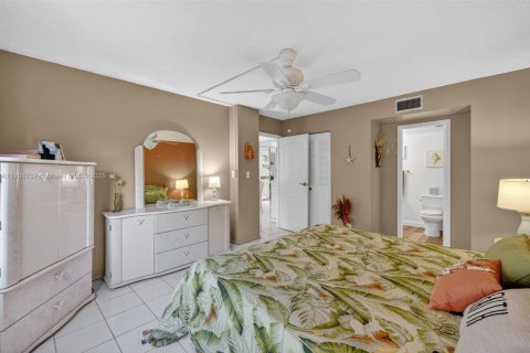 Condominio en venta en Lauderdale Lakes, Florida, 2 dormitorios, 89.19 m2 № 2090256 - foto 21