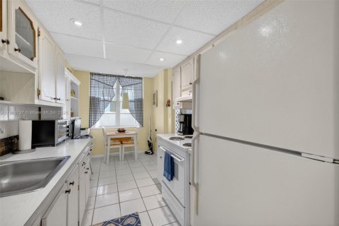 Condominio en venta en Lauderdale Lakes, Florida, 2 dormitorios, 89.19 m2 № 2090256 - foto 13