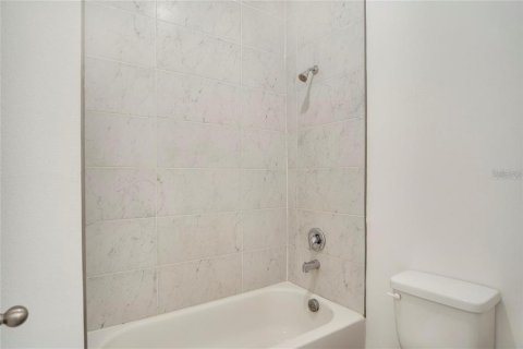 Villa ou maison à vendre à Palm Bay, Floride: 4 chambres, 155.89 m2 № 2424025 - photo 15