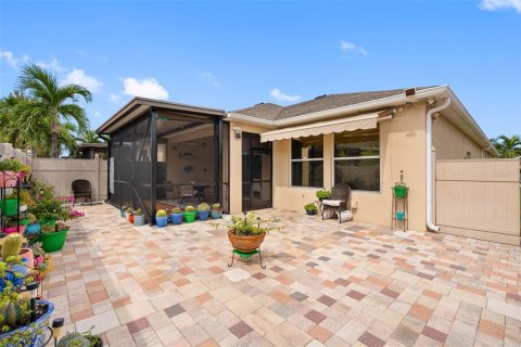 Villa ou maison à vendre à Holiday, Floride: 3 chambres, 161.65 m2 № 2408155 - photo 10