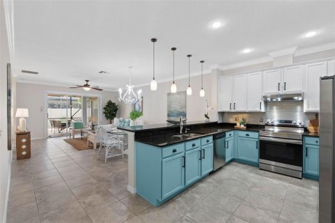 Villa ou maison à vendre à Holiday, Floride: 3 chambres, 161.65 m2 № 2408155 - photo 2