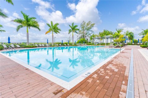 Adosado en venta en Miami, Florida, 3 dormitorios, 122.63 m2 № 1752009 - foto 18