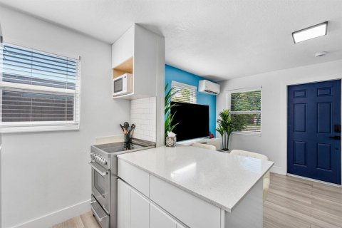 Immobilier commercial à vendre à Oakland Park, Floride: 97.55 m2 № 2153623 - photo 10