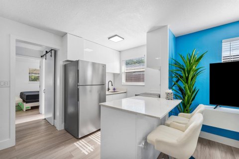 Immobilier commercial à vendre à Oakland Park, Floride: 97.55 m2 № 2153623 - photo 8