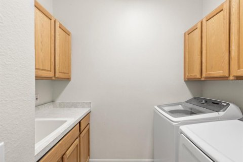 Купить виллу или дом в Тринити, Флорида 15 комнат, 298.22м2, № 2093959 - фото 30