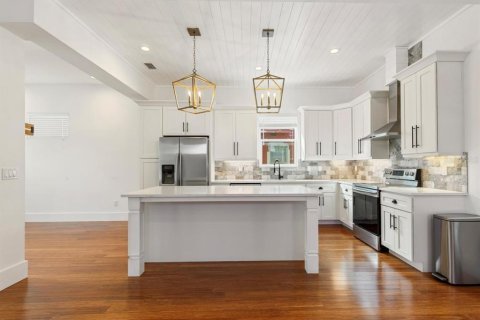 Casa en alquiler en Tampa, Florida, 3 dormitorios, 175.86 m2 № 2228063 - foto 8