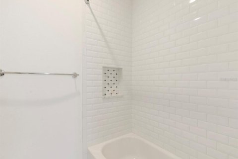 Casa en alquiler en Tampa, Florida, 3 dormitorios, 175.86 m2 № 2228063 - foto 30