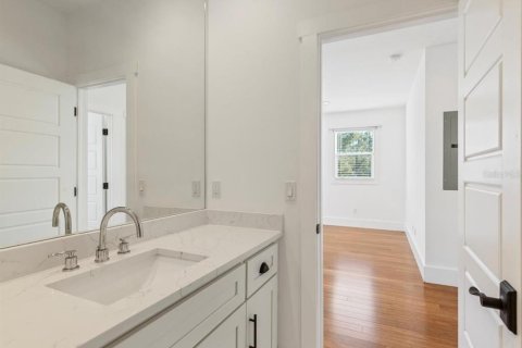 Casa en alquiler en Tampa, Florida, 3 dormitorios, 175.86 m2 № 2228063 - foto 28