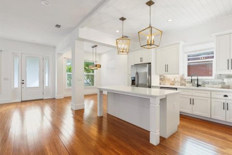 Casa en alquiler en Tampa, Florida, 3 dormitorios, 175.86 m2 № 2228063 - foto 9