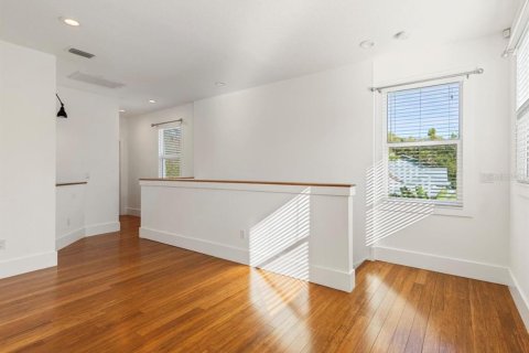 Casa en alquiler en Tampa, Florida, 3 dormitorios, 175.86 m2 № 2228063 - foto 16