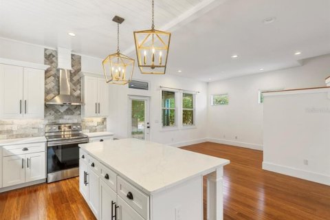 Casa en alquiler en Tampa, Florida, 3 dormitorios, 175.86 m2 № 2228063 - foto 5