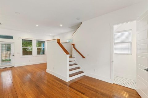 Casa en alquiler en Tampa, Florida, 3 dormitorios, 175.86 m2 № 2228063 - foto 11