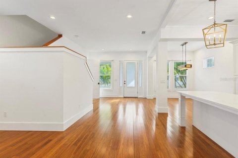 Casa en alquiler en Tampa, Florida, 3 dormitorios, 175.86 m2 № 2228063 - foto 13