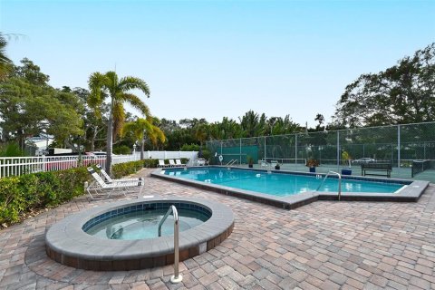 Copropriété à louer à Sarasota, Floride: 2 chambres, 113.06 m2 № 2427001 - photo 18