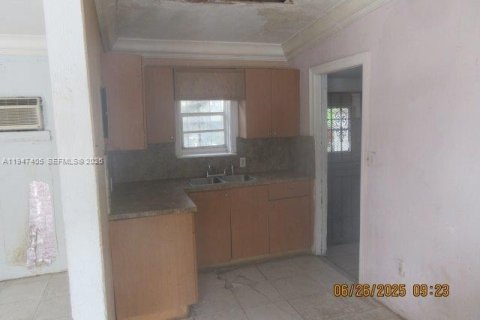 Casa en venta en Miami, Florida, 3 dormitorios, 87.05 m2 № 2003540 - foto 3