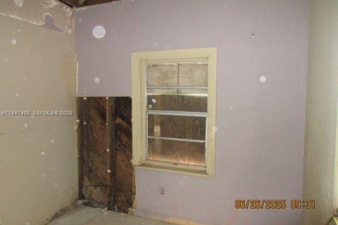 Casa en venta en Miami, Florida, 3 dormitorios, 87.05 m2 № 2003540 - foto 11