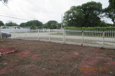 Casa en venta en Miami, Florida, 3 dormitorios, 87.05 m2 № 2003540 - foto 14