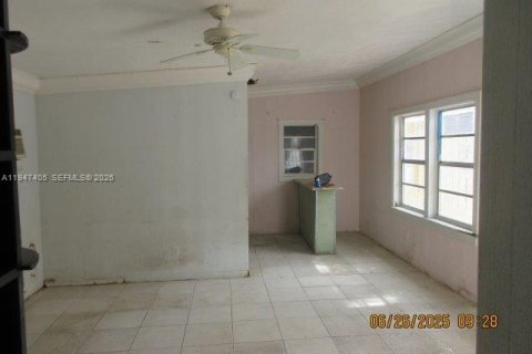 Casa en venta en Miami, Florida, 3 dormitorios, 87.05 m2 № 2003540 - foto 8