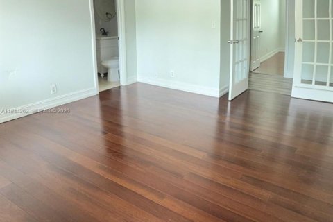 Townhouse in Plantation, Florida 3 bedrooms, 139.35 sq.m. № 2001939 - photo 13