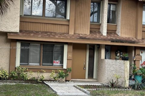 Townhouse in Plantation, Florida 3 bedrooms, 139.35 sq.m. № 2001939 - photo 25