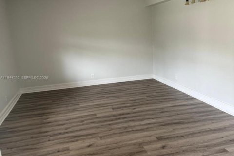 Townhouse in Plantation, Florida 3 bedrooms, 139.35 sq.m. № 2001939 - photo 3