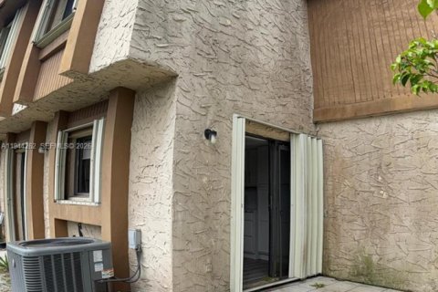 Townhouse in Plantation, Florida 3 bedrooms, 139.35 sq.m. № 2001939 - photo 21