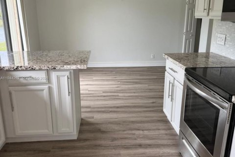 Townhouse in Plantation, Florida 3 bedrooms, 139.35 sq.m. № 2001939 - photo 7