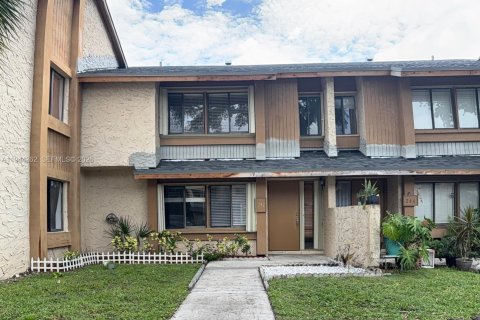 Townhouse in Plantation, Florida 3 bedrooms, 139.35 sq.m. № 2001939 - photo 24