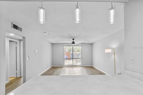 Condominio en venta en Gainesville, Florida, 2 dormitorios, 79.25 m2 № 1757299 - foto 8