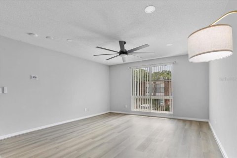 Condominio en venta en Gainesville, Florida, 2 dormitorios, 79.25 m2 № 1757299 - foto 6