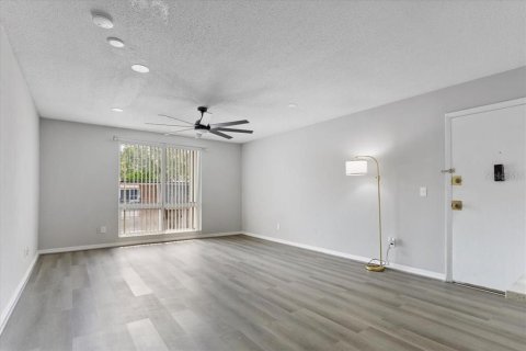 Condominio en venta en Gainesville, Florida, 2 dormitorios, 79.25 m2 № 1757299 - foto 7