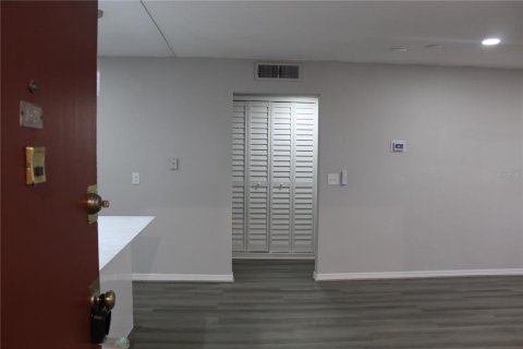 Condominio en venta en Gainesville, Florida, 2 dormitorios, 79.25 m2 № 1757299 - foto 3