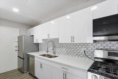 Condominio en venta en Gainesville, Florida, 2 dormitorios, 79.25 m2 № 1757299 - foto 11