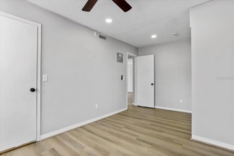 Condominio en venta en Gainesville, Florida, 2 dormitorios, 79.25 m2 № 1757299 - foto 23