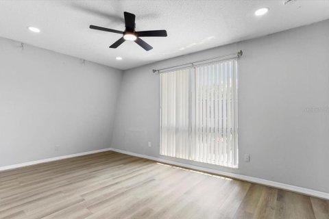 Condominio en venta en Gainesville, Florida, 2 dormitorios, 79.25 m2 № 1757299 - foto 15