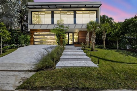 Villa ou maison à louer à Fort Lauderdale, Floride: 4 chambres, 366.87 m2 № 2020140 - photo 3