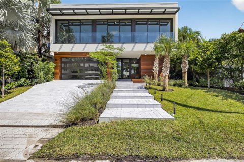 Villa ou maison à louer à Fort Lauderdale, Floride: 4 chambres, 366.87 m2 № 2020140 - photo 2